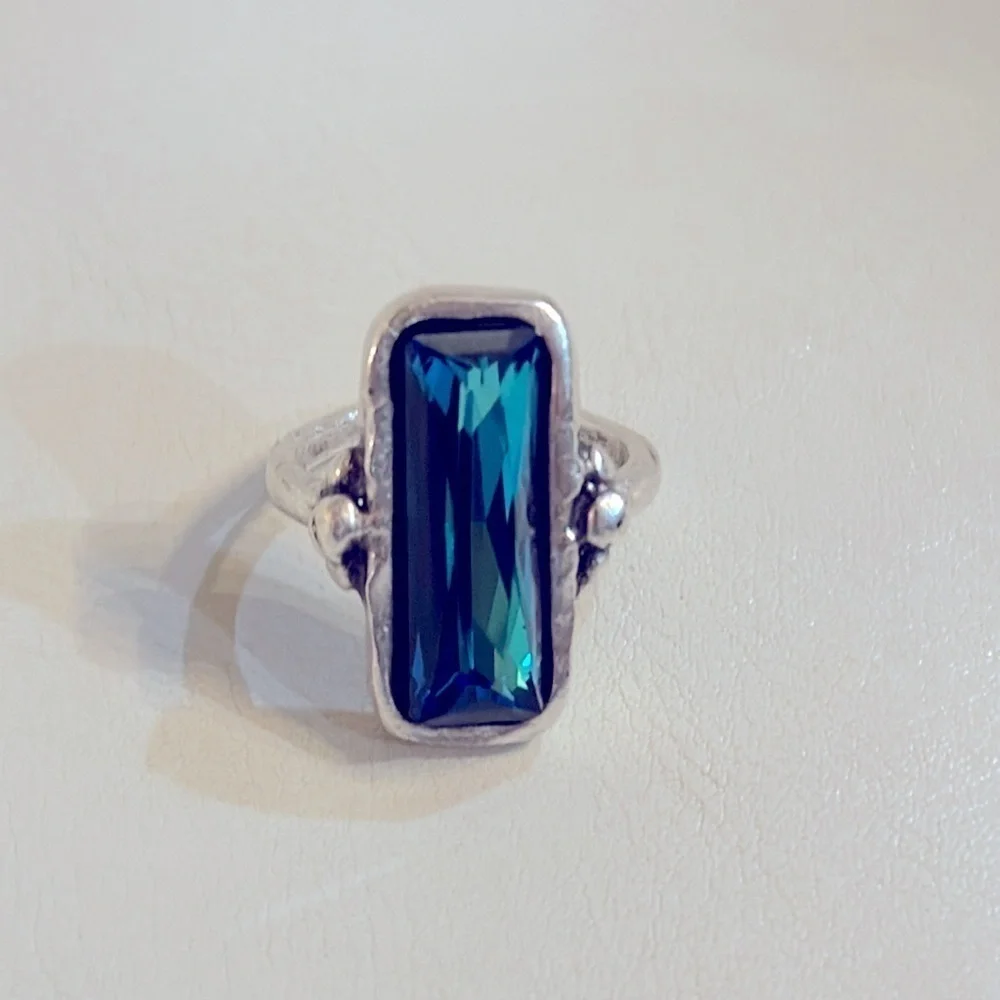 New Silver and Blue stone ring - Picture 5 of 5